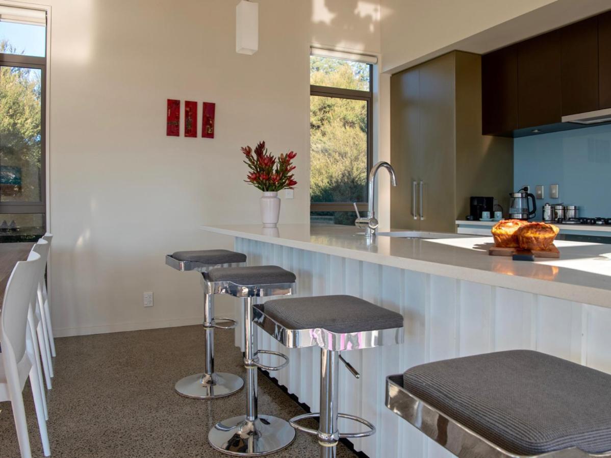 Kotare Point Paradise - Akaroa Holiday Home エクステリア 写真